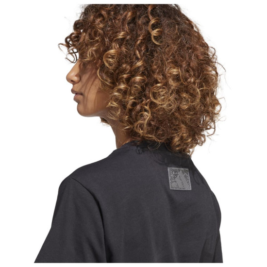 Adidas Γυναικεία κοντομάνικη μπλούζα Sportswear Camo Graphic Tee Adidas Γυναικεία κοντομάνικη μπλούζα Sportswear Camo Graphic Tee